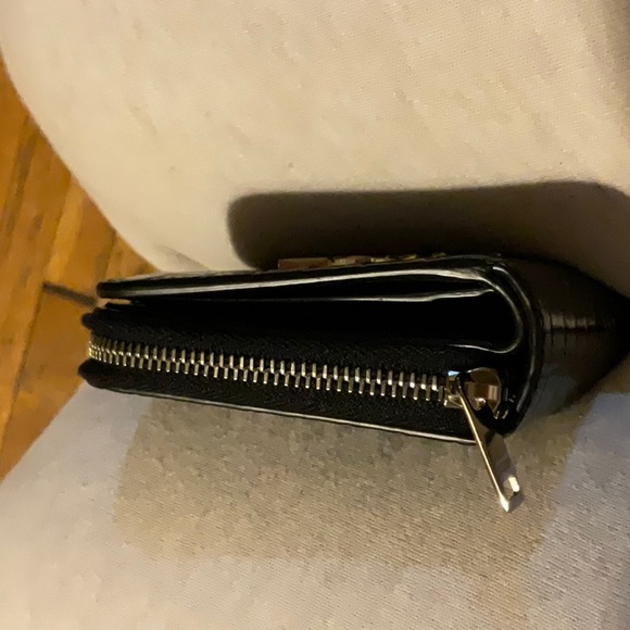 YSL (Saint Laurent) Black Croc - Compact Zip around Wallet - Picture 3 of 6